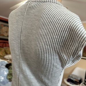 Casual soft summer dress! Love it but never lost the weight to wear it!